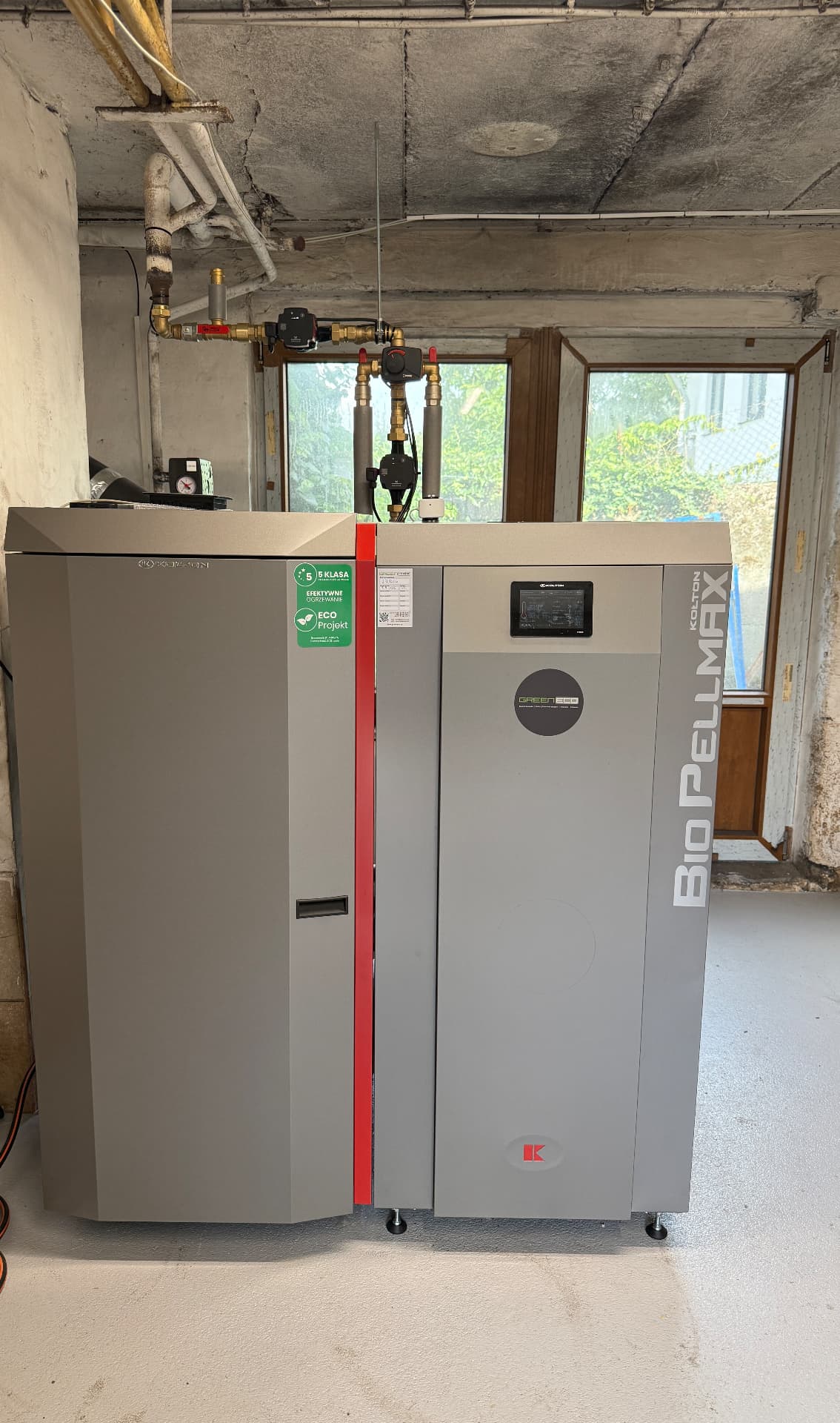 Čelní pohled na peletový kotel Kolton BioPellMax 25 kW
