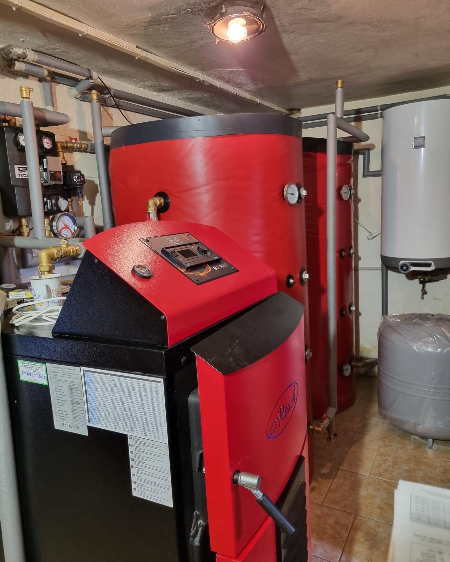 Zplyňovací kotel 25 kW — detail instalace, Špindlerův Mlýn