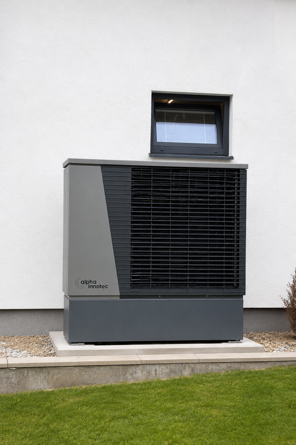 Tepelné čerpadlo Alpha Innotec Hybrox 5 — instalace u rodinného domu v Poděbradech