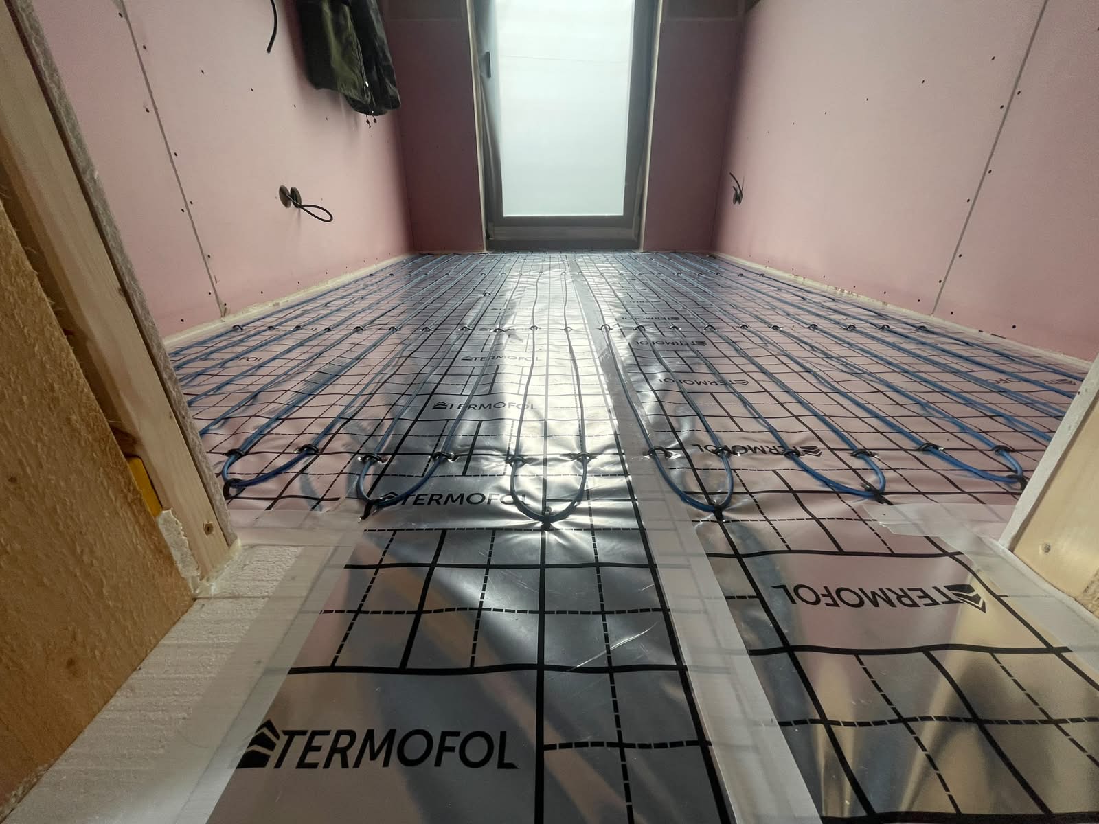Elektrické podlahové vytápění chodby Termofol — Hradec Králové