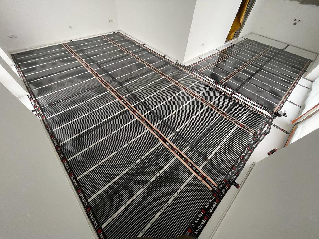 Dokončená instalace Termofol pod plovoucí podlahu, Jičín