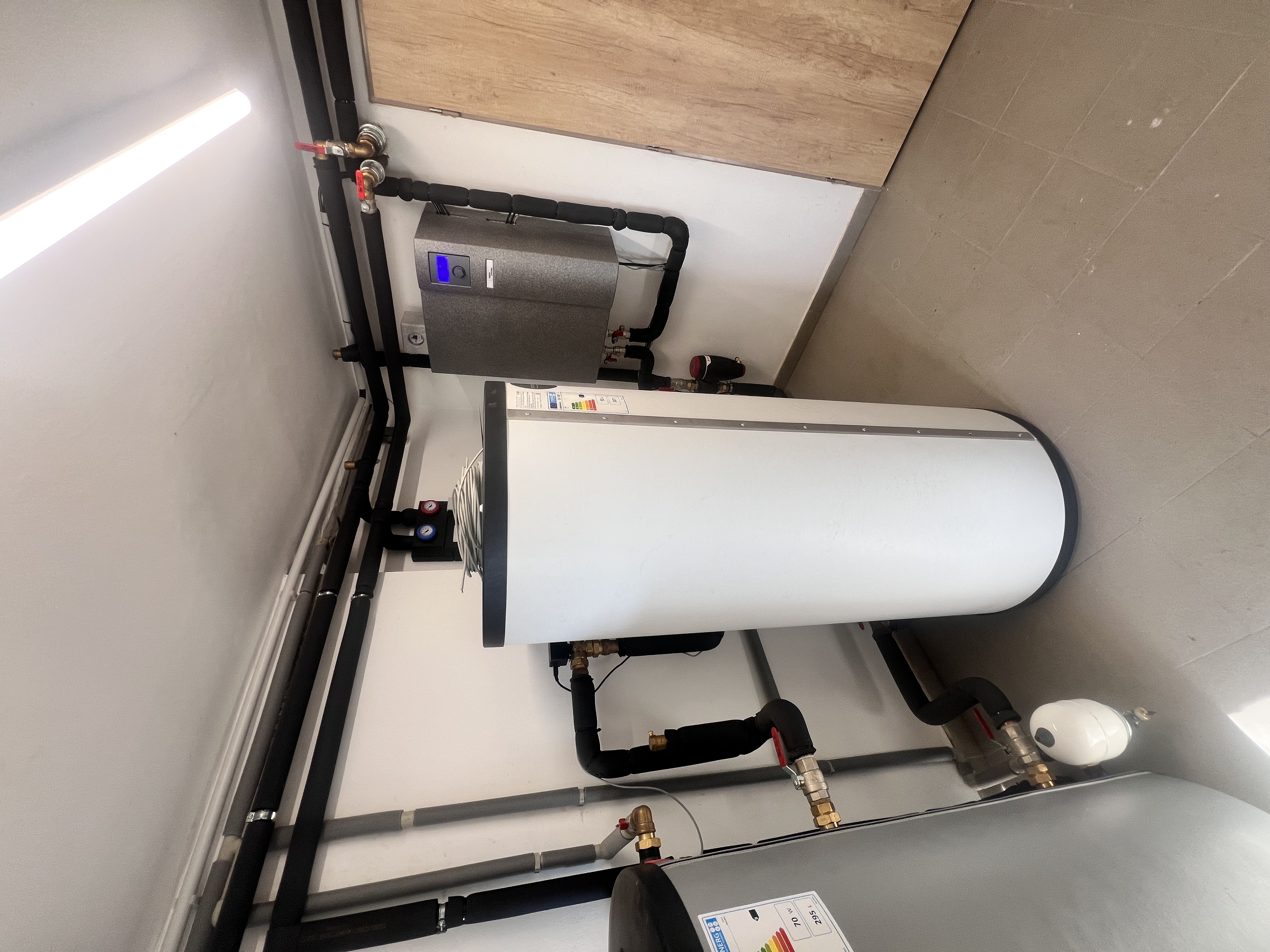 Alpha Innotec — vnitřní instalace, Semily (3)