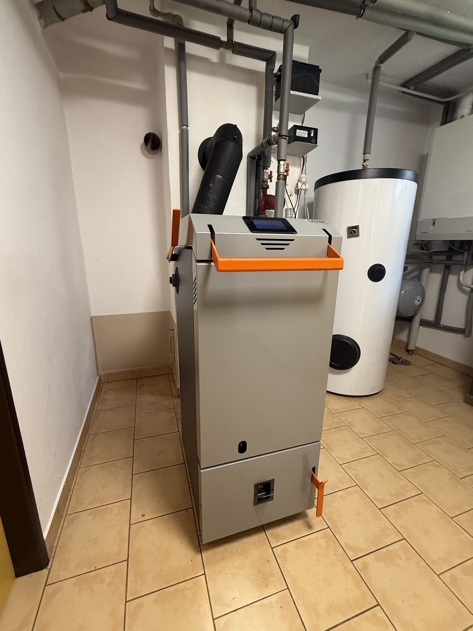 Kotel Blaze na dřevo — realizace GreenEco, Pecka (2)
