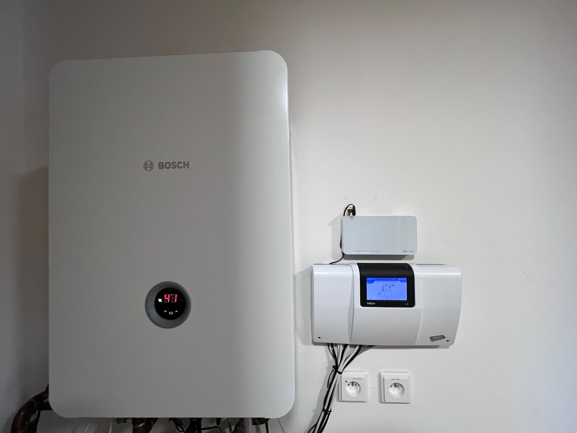 Zdroj tepla s regulací TECH SINUM — realizace GreenEco, Jičín